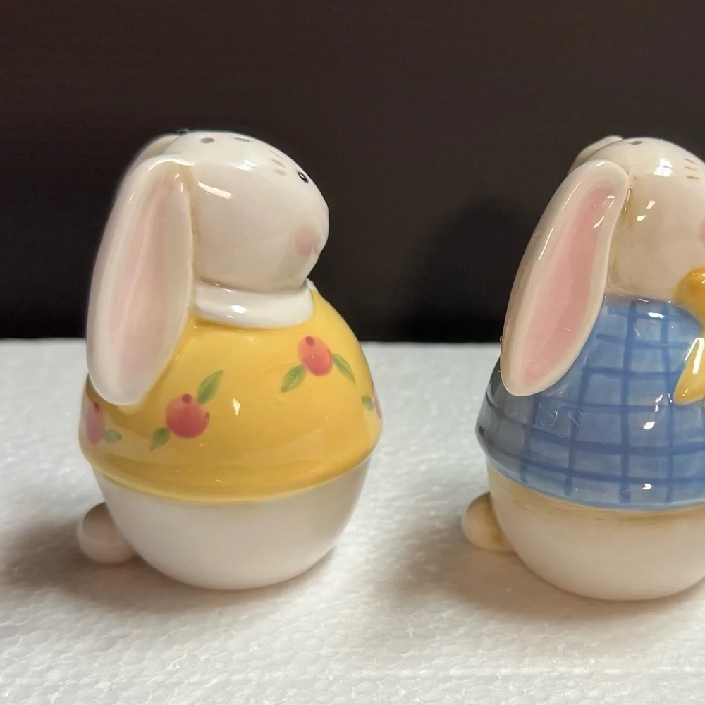 Charming Bunny Salt and Pepper Shaker Set